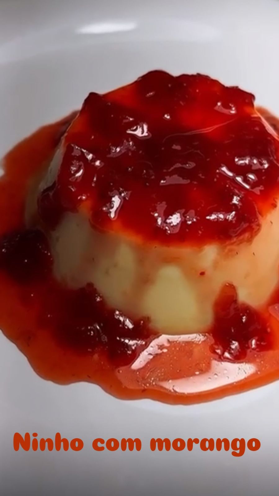 Pudim de Ninho com Morango